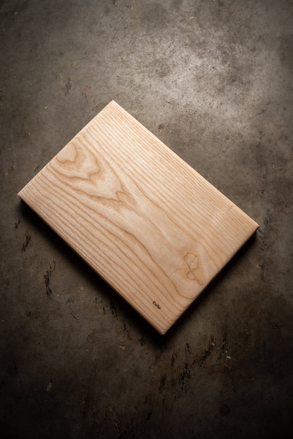 Holzbrett / Schneidebrett / Frühstücksbrett Esche aus nachhaltiger Forstwirtschaft