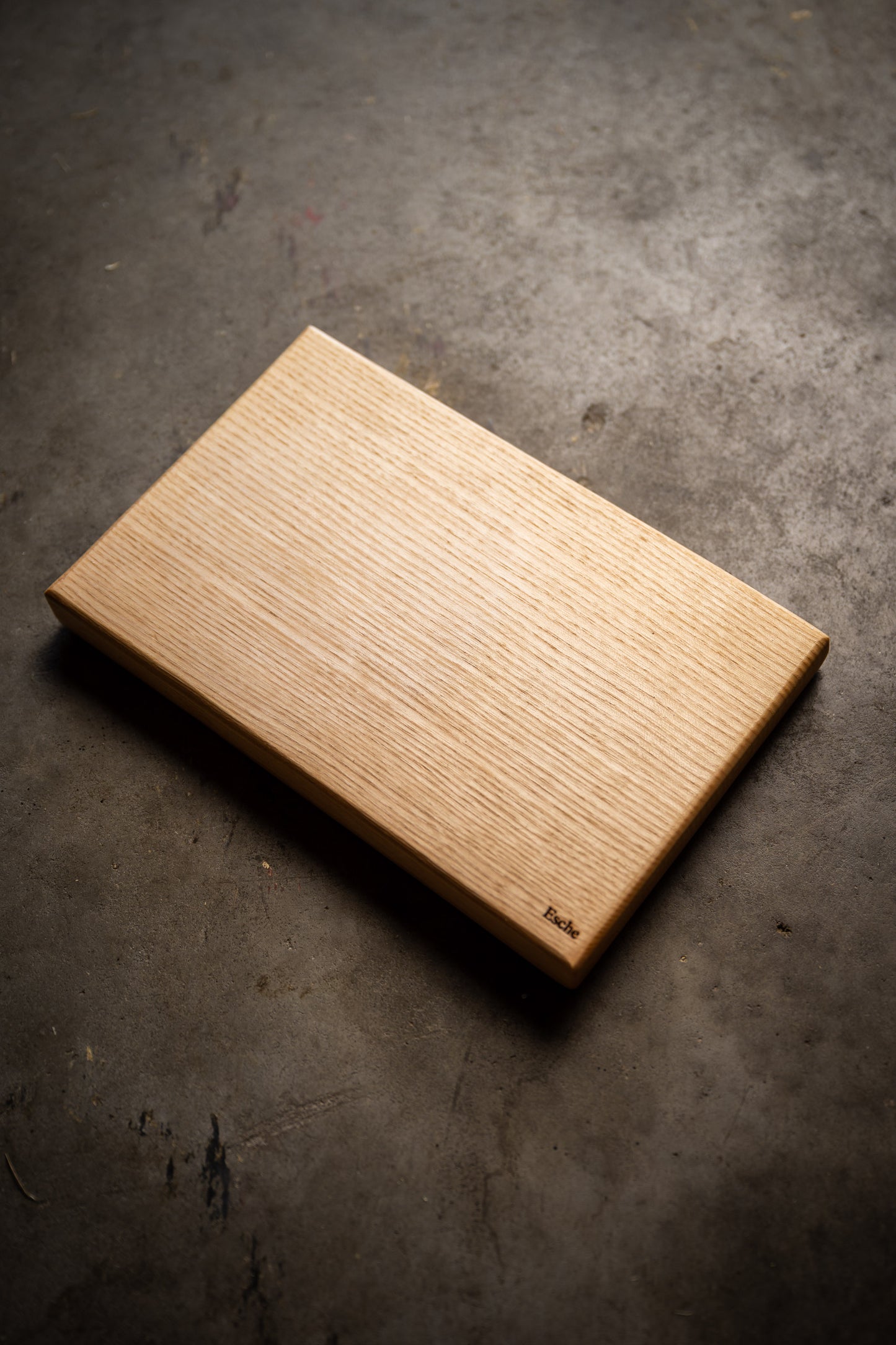 Holzbrett / Schneidebrett / Frühstücksbrett Esche aus nachhaltiger Forstwirtschaft