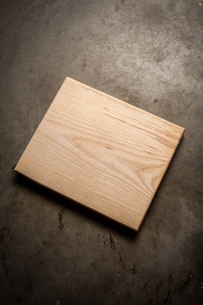 Holzbrett / Schneidebrett / Frühstücksbrett Esche aus nachhaltiger Forstwirtschaft